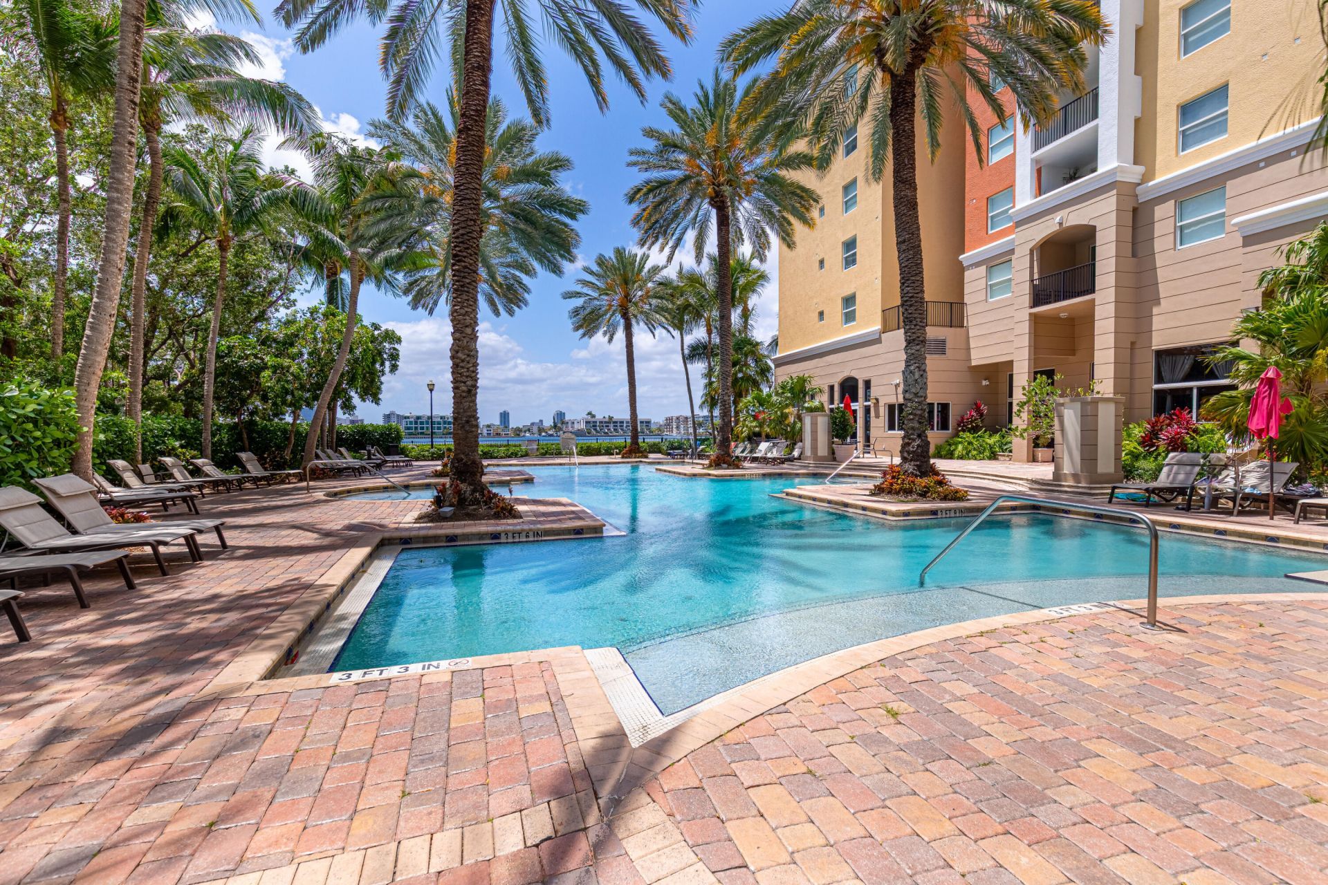 17100 N Bay Road, Unit 1214, Sunny Isles Beach, FL 33160 Photo