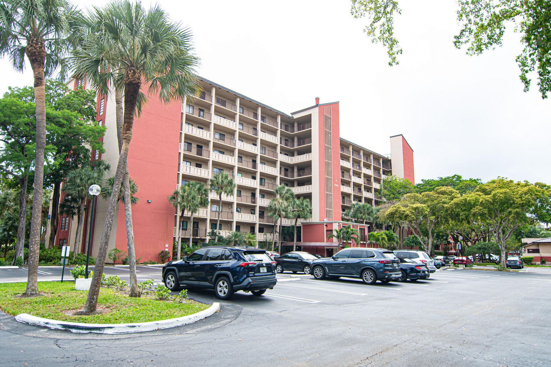 2202 S Cypress Bend Drive, Unit 706, Pompano Beach, FL 33069 Photo