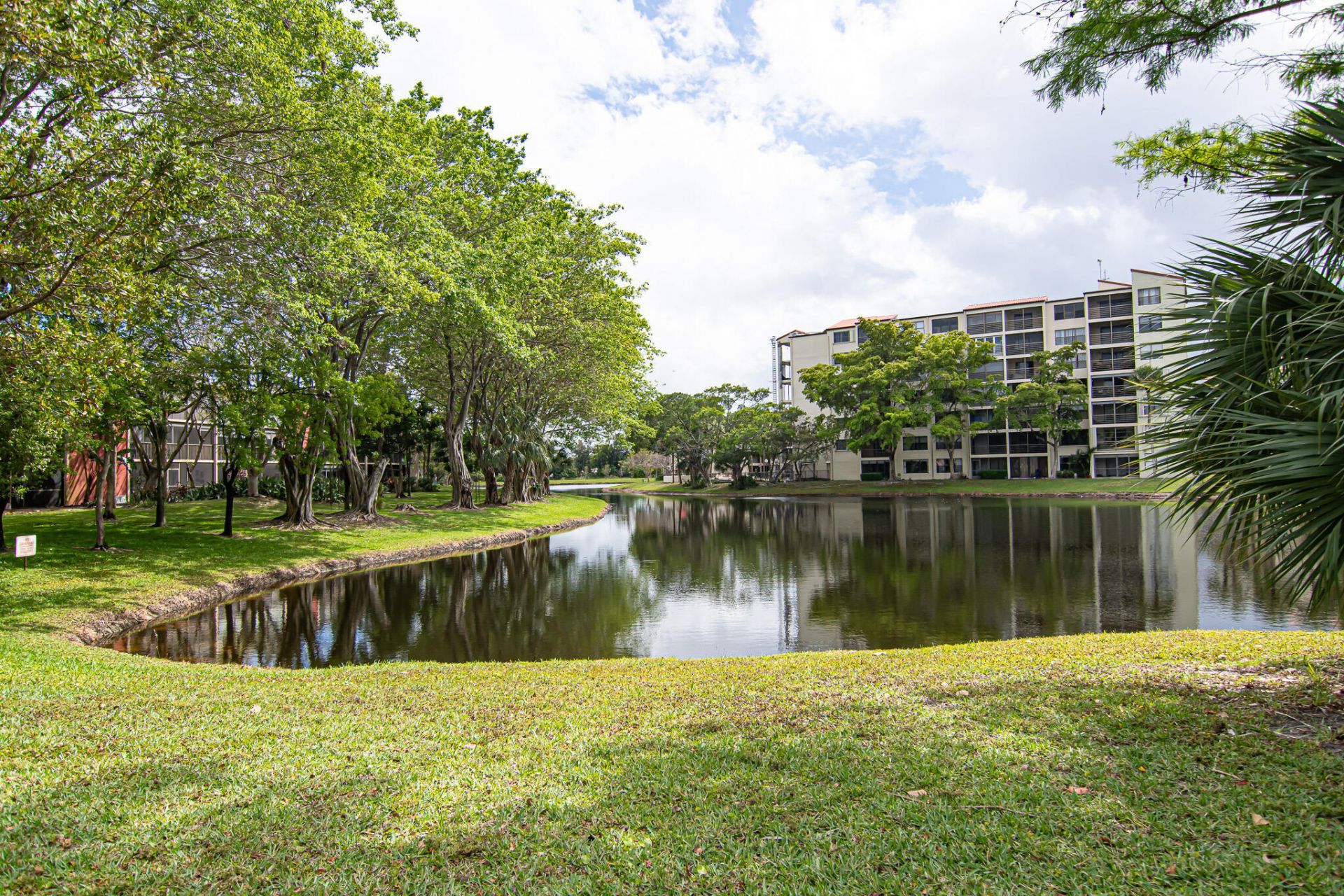 2202 S Cypress Bend Drive, Unit 706, Pompano Beach, FL 33069 Photo