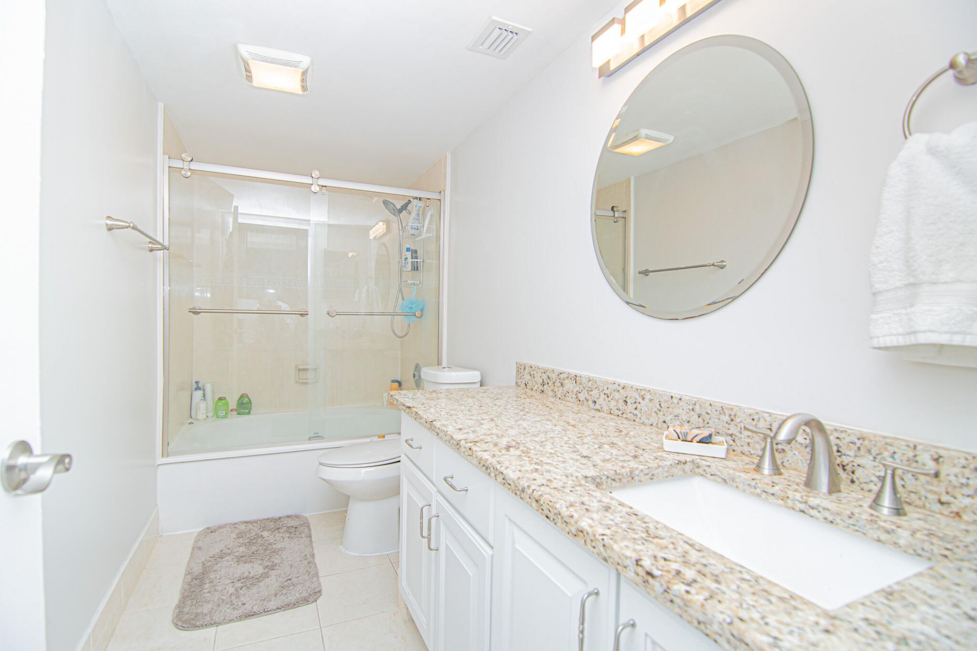 2202 S Cypress Bend Drive, Unit 706, Pompano Beach, FL 33069 Photo