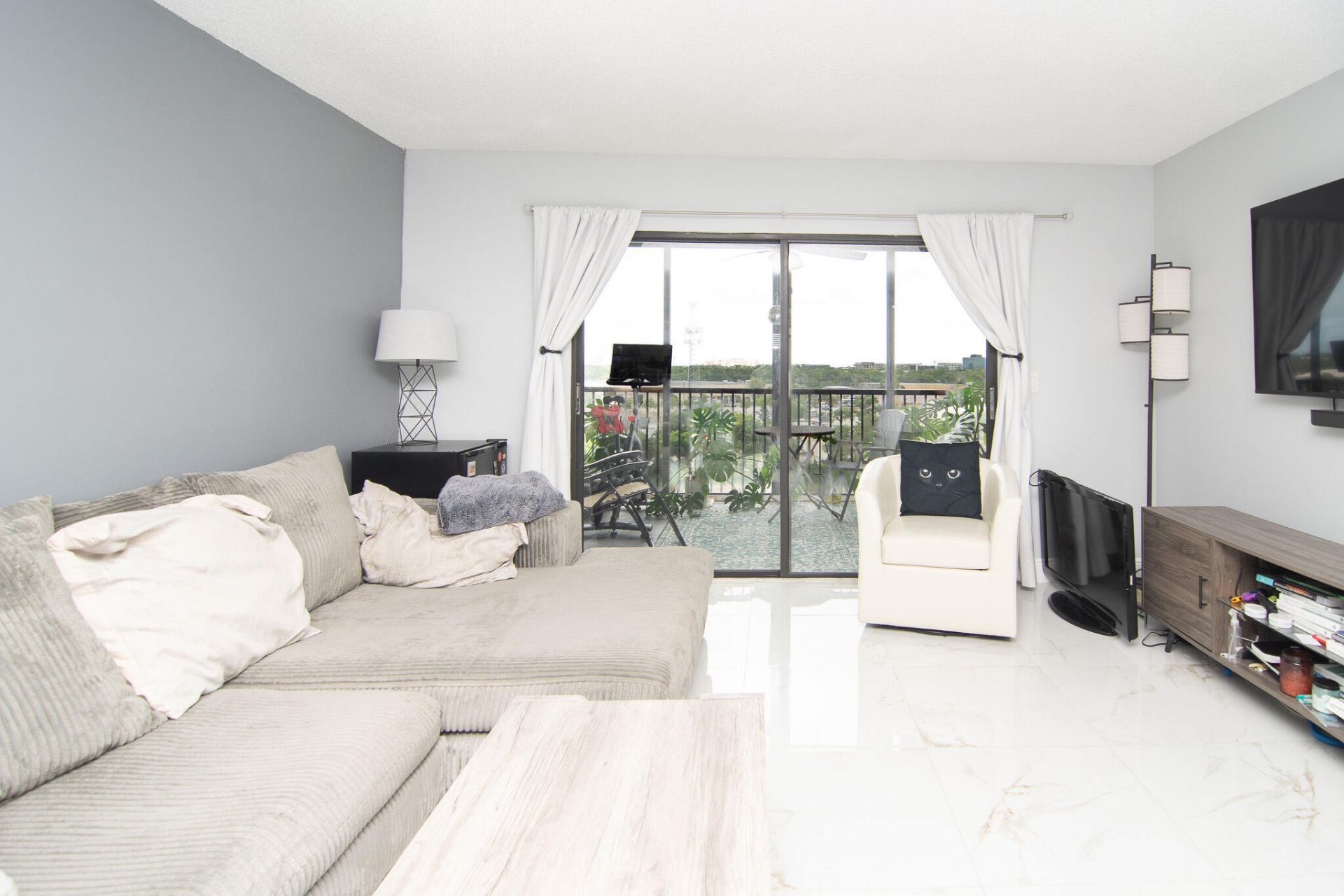 2202 S Cypress Bend Drive, Unit 706, Pompano Beach, FL 33069 Photo
