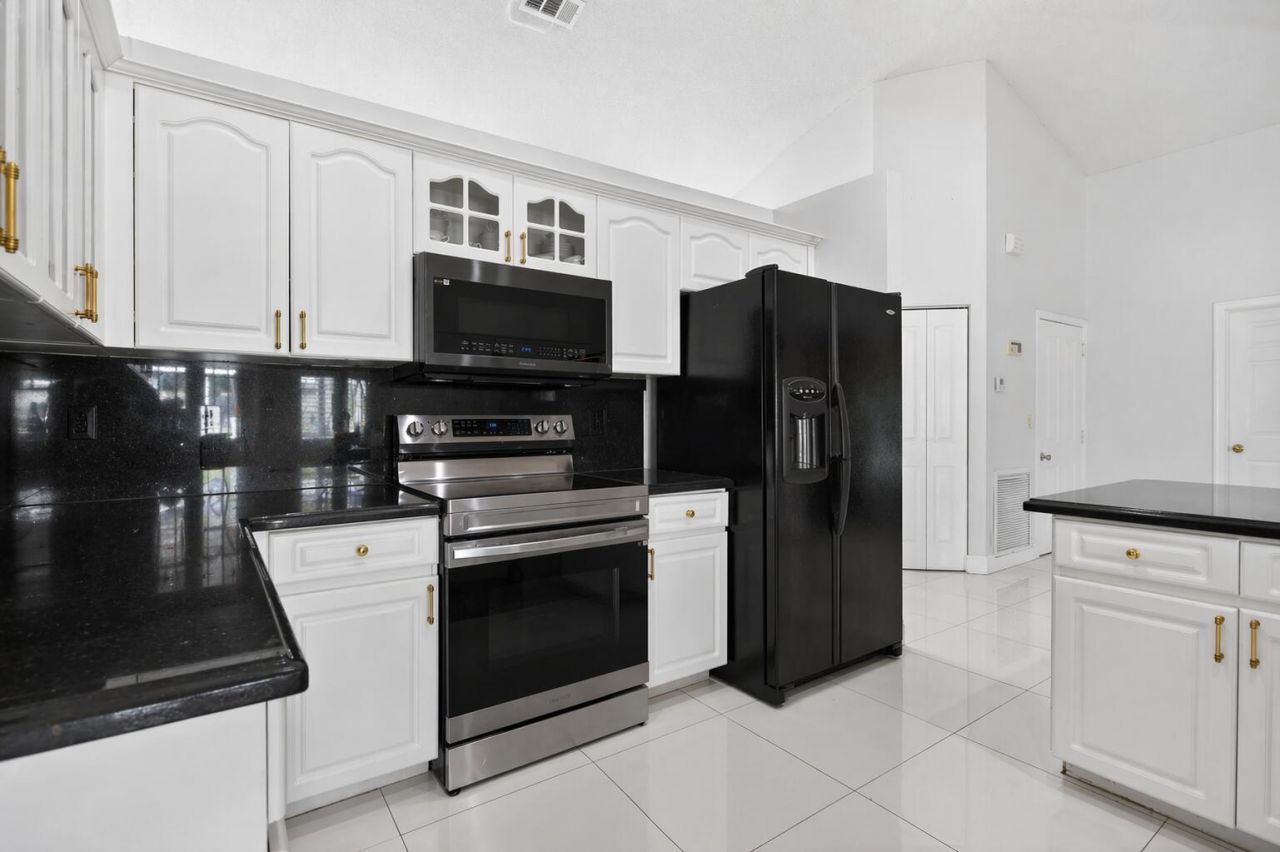 5670 NW 38th Terrace, Coconut Creek, FL 33073 Photo