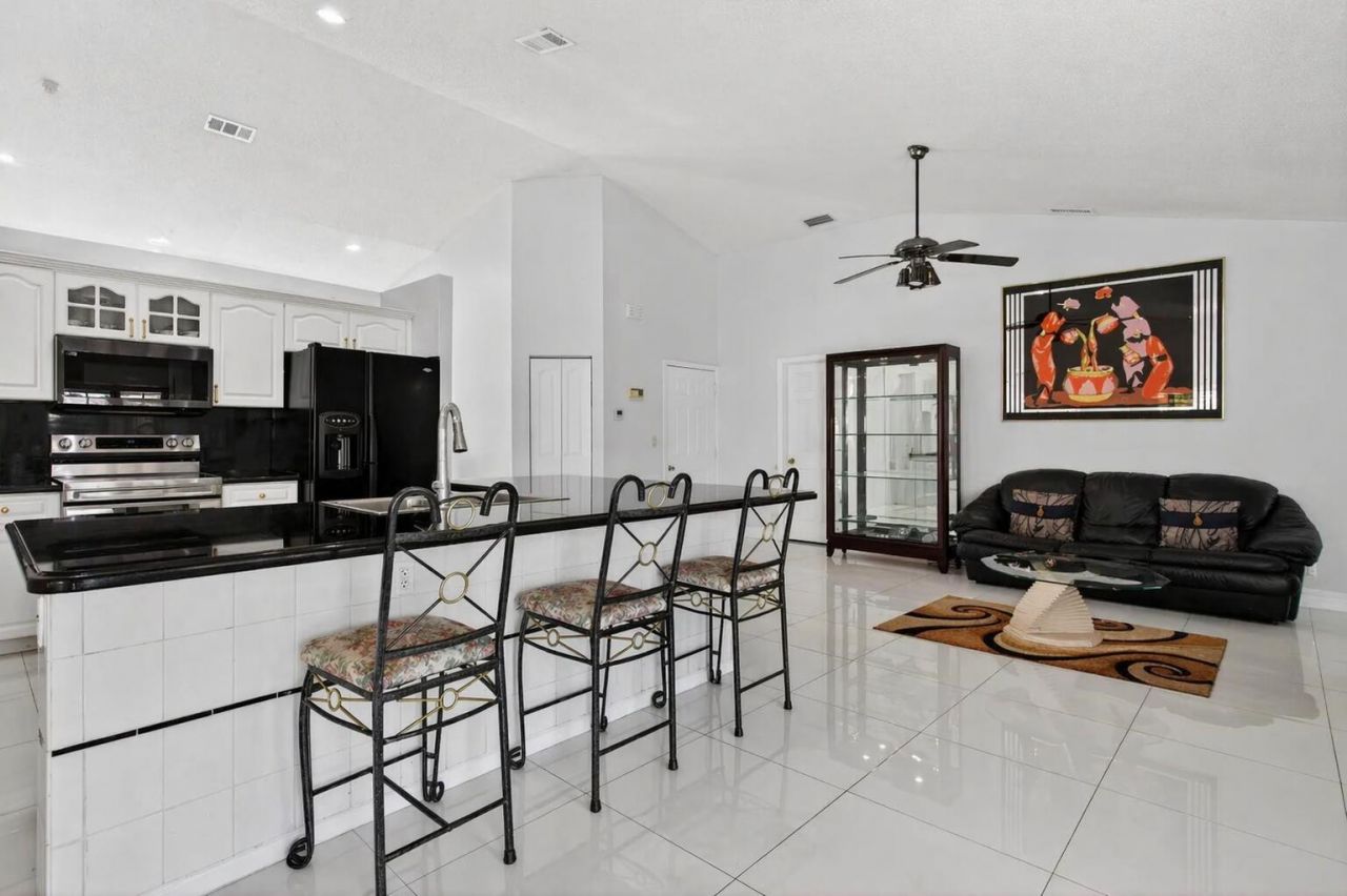 5670 NW 38th Terrace, Coconut Creek, FL 33073 Photo