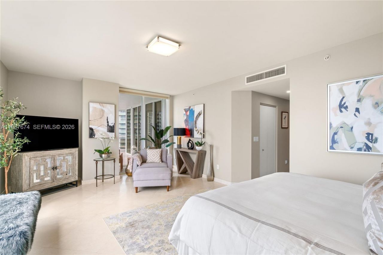 901 Brickell Key Blvd , Unit 2804, Miami, FL 33131 Photo