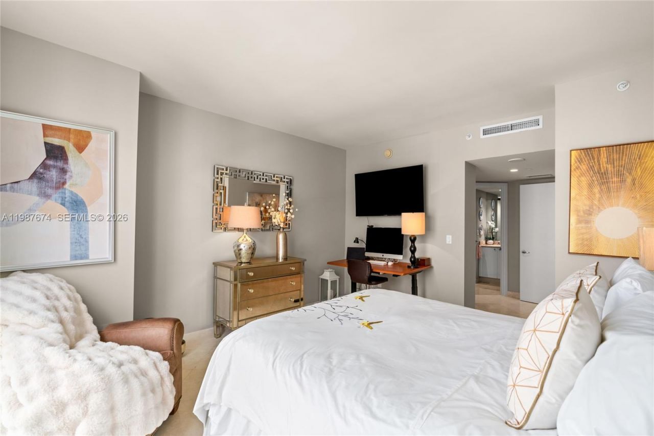 901 Brickell Key Blvd, Unit 2804, Miami, FL 33131 Photo