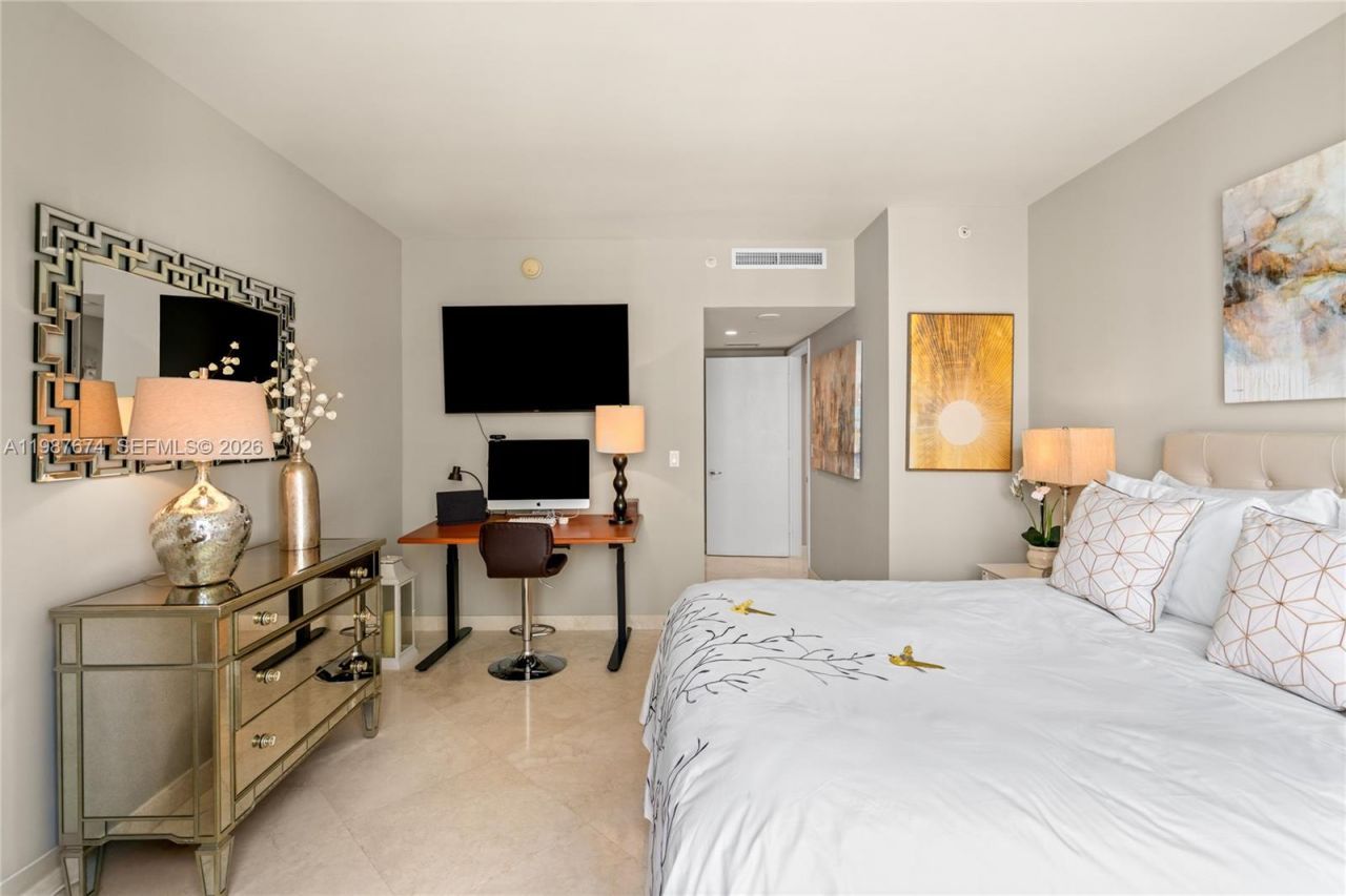 901 Brickell Key Blvd , Unit 2804, Miami, FL 33131 Photo