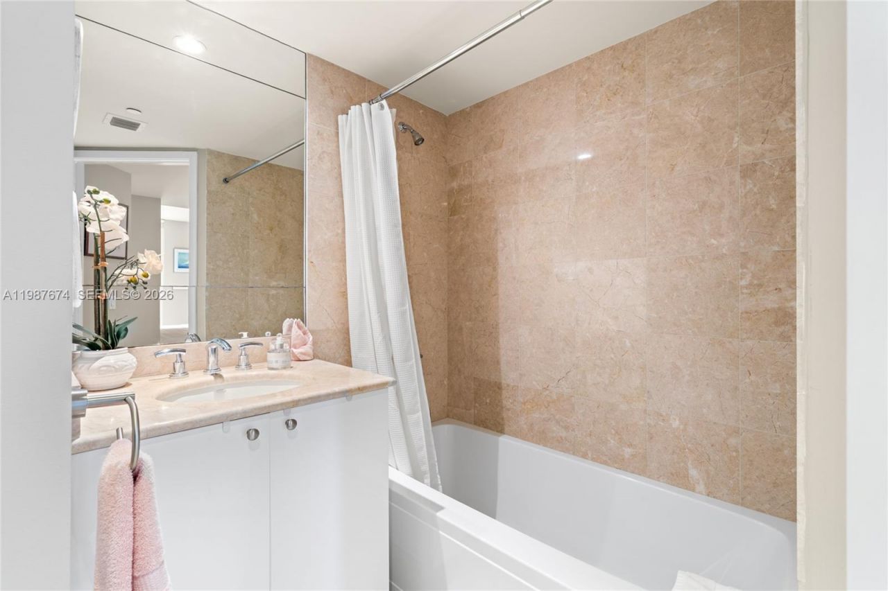 901 Brickell Key Blvd, Unit 2804, Miami, FL 33131 Photo