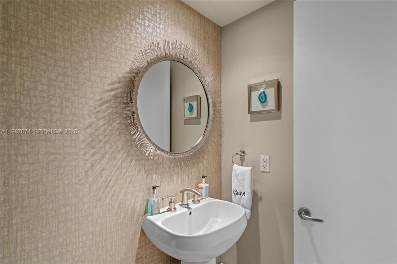 901 Brickell Key Blvd , Unit 2804, Miami, FL 33131 Photo