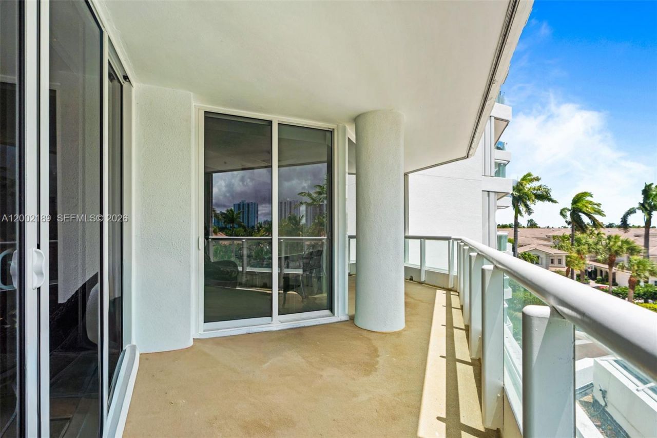 21050 Point Pl , Unit 403, Aventura, FL 33180 Photo