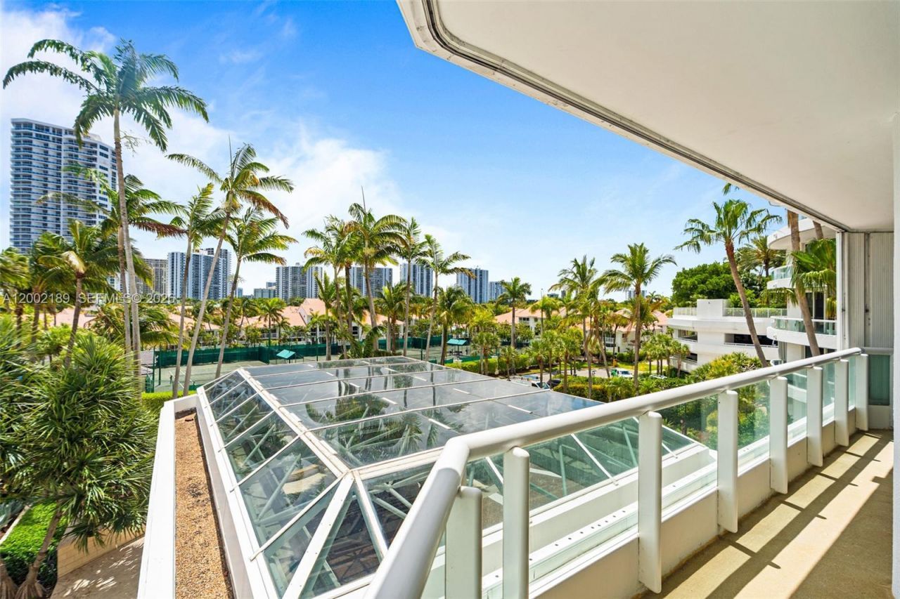 21050 Point Pl , Unit 403, Aventura, FL 33180 Photo