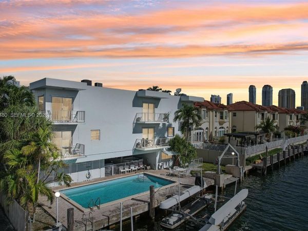 3862 NE 171st St , Unit E, North Miami Beach, FL 33160