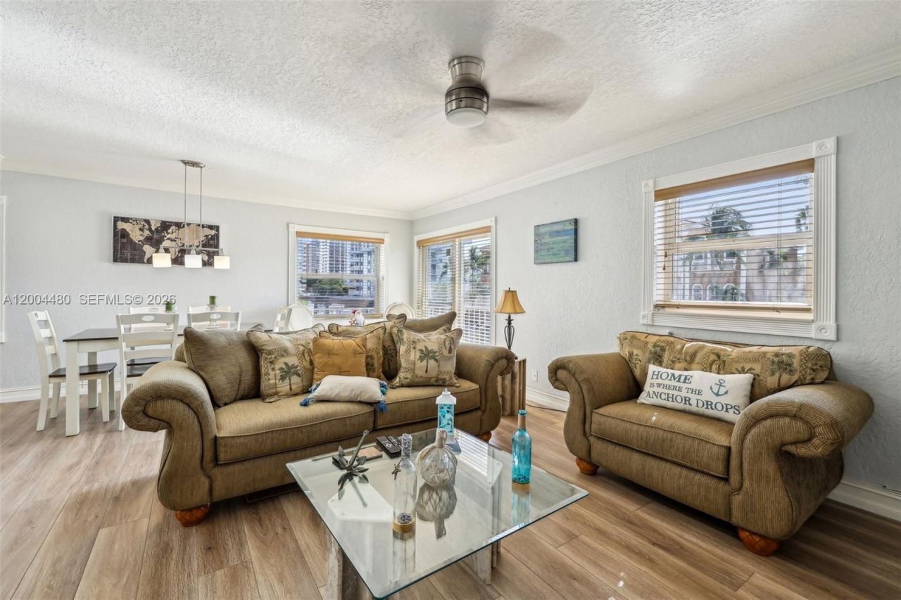 3862 NE 171st St, Unit E, North Miami Beach, FL 33160 Photo