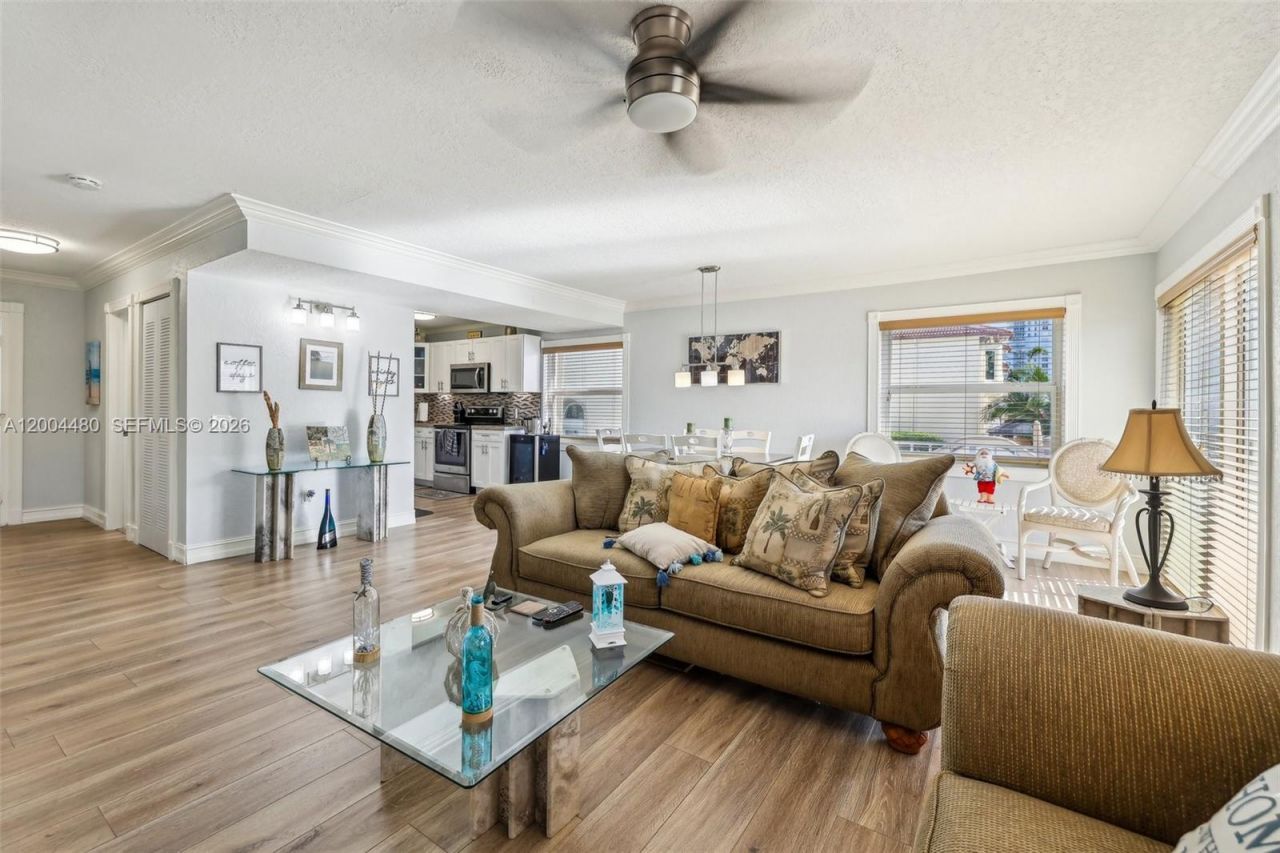 3862 NE 171st St, Unit E, North Miami Beach, FL 33160 Photo