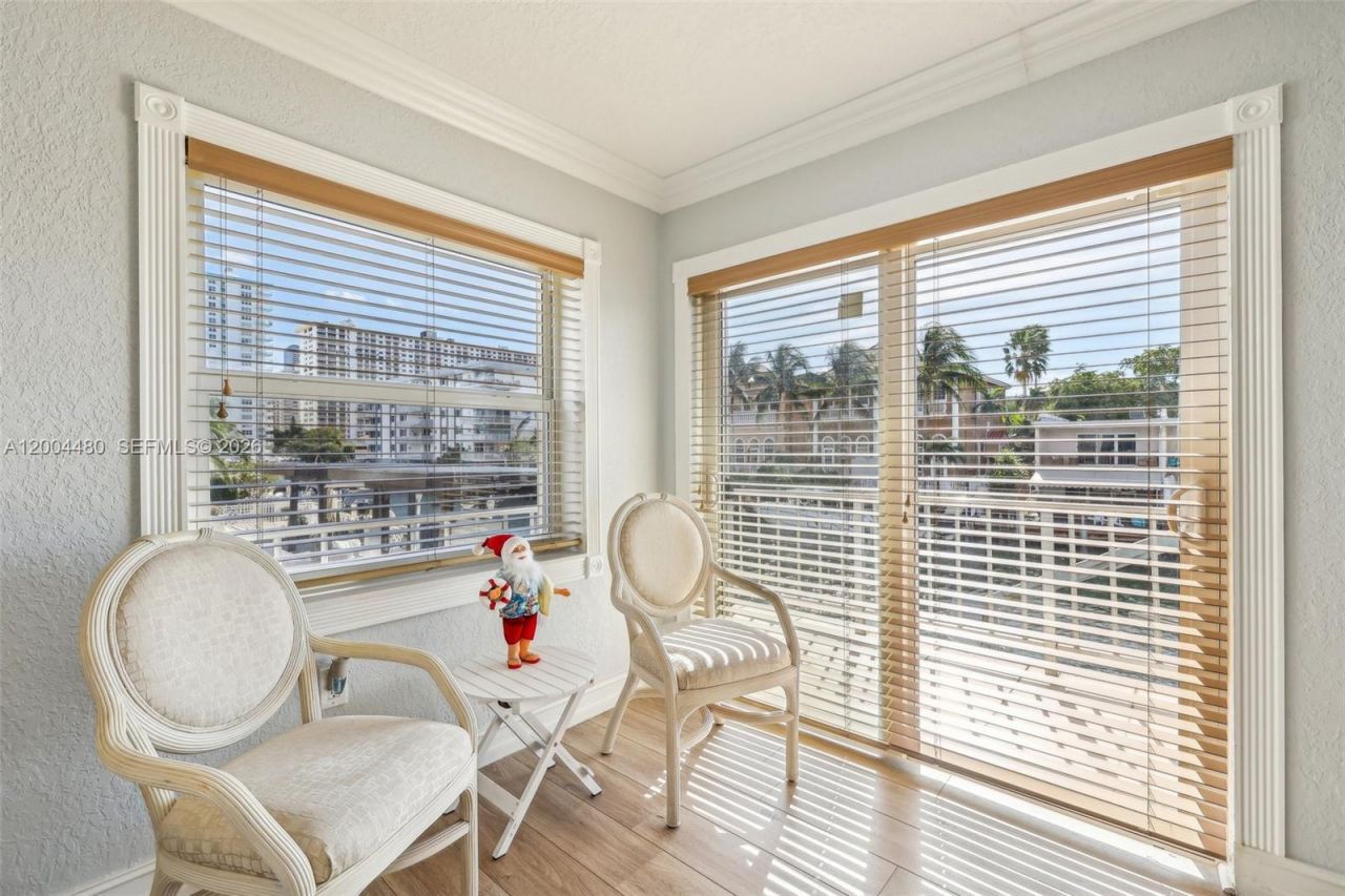 3862 NE 171st St, Unit E, North Miami Beach, FL 33160 Photo