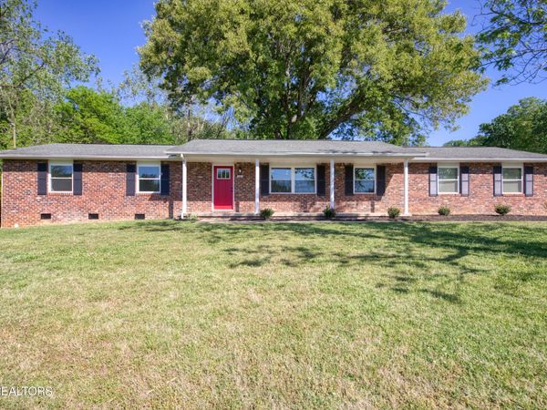 441 E Kingsgate Rd, Farragut, TN 37934