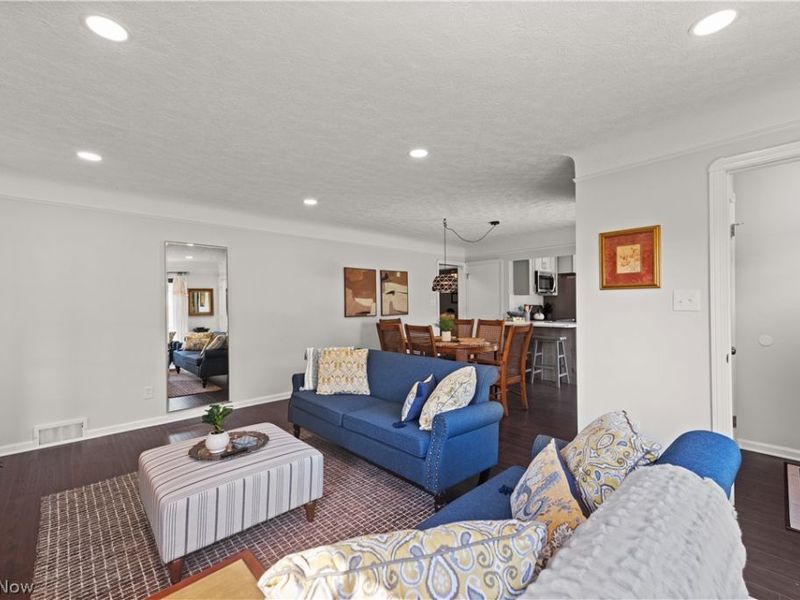 6430 Olde York Road, Parma Heights, OH 44130 Photo 4