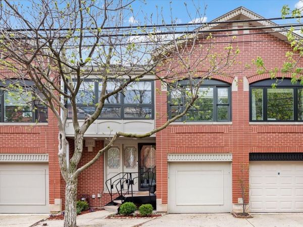 1882 N POE Street , Chicago, IL 60614