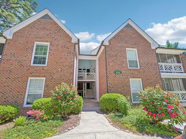 1010 Kingswood Drive, Unit Apt D, Chapel Hill, NC 27517