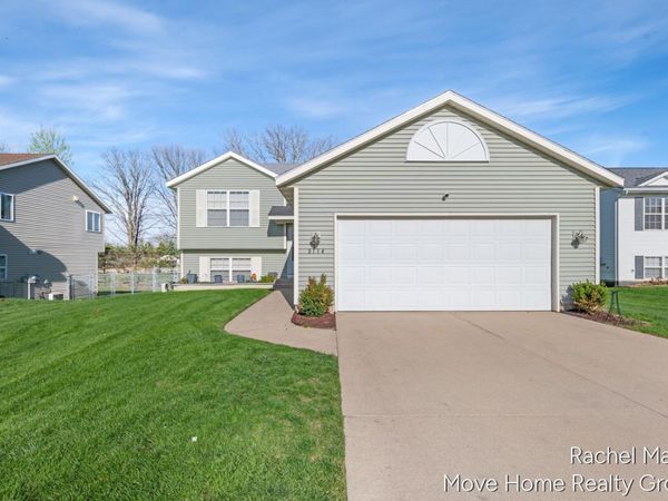 5114 Taylor Ridge Drive SE, Grand Rapids, MI 49512