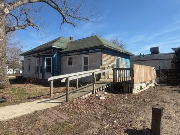 81 S Gibbs Street, White Cloud, MI 49349