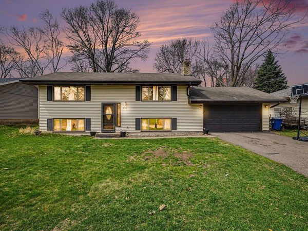 536 Riviera Drive, New Brighton, MN 55112