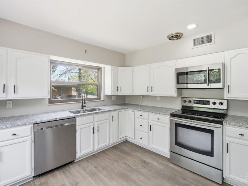 3510 Crestnoll Lane, Green Township, OH 45211 Photo 12