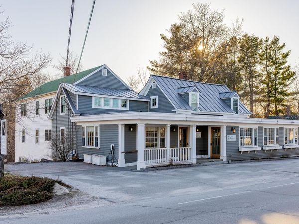 210 Main Street, New London, NH 03257