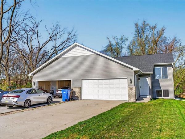 819-823 Thompson Drive, Oregon, WI 53575