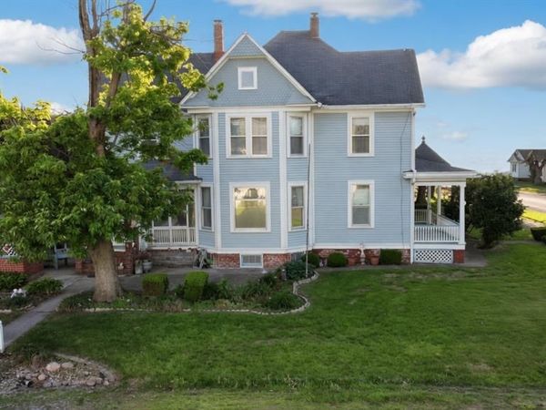 402 W Wall Street, Worden, IL 62097