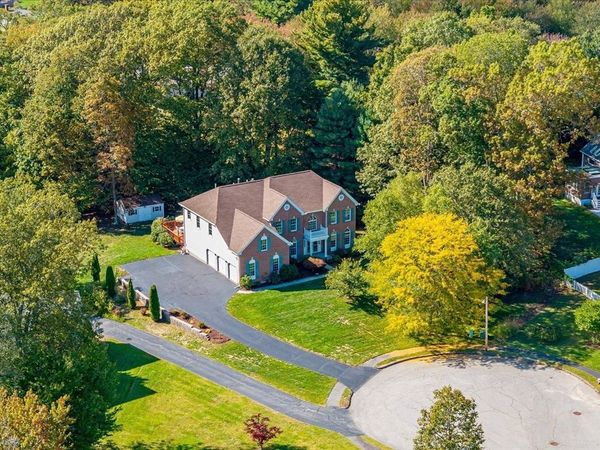 7 Thoreau Cir, Shrewsbury, MA 01545