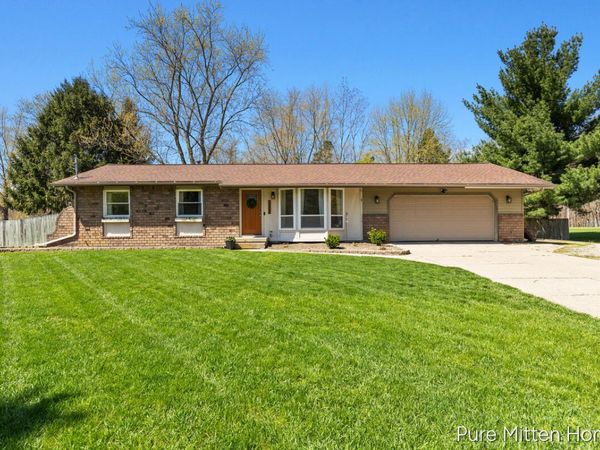 13839 Windemere Drive NW, Grand Rapids, MI 49534