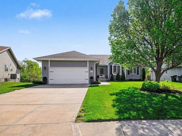 21417 Parkview Drive , Gretna, NE 68028