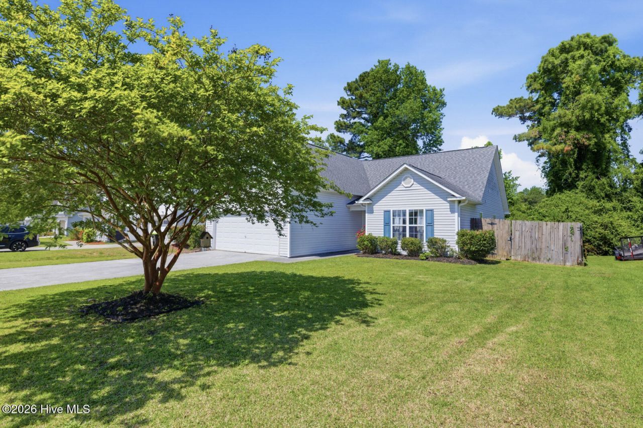 110 Tanbark Drive, Jacksonville, NC 28546 Main Photo