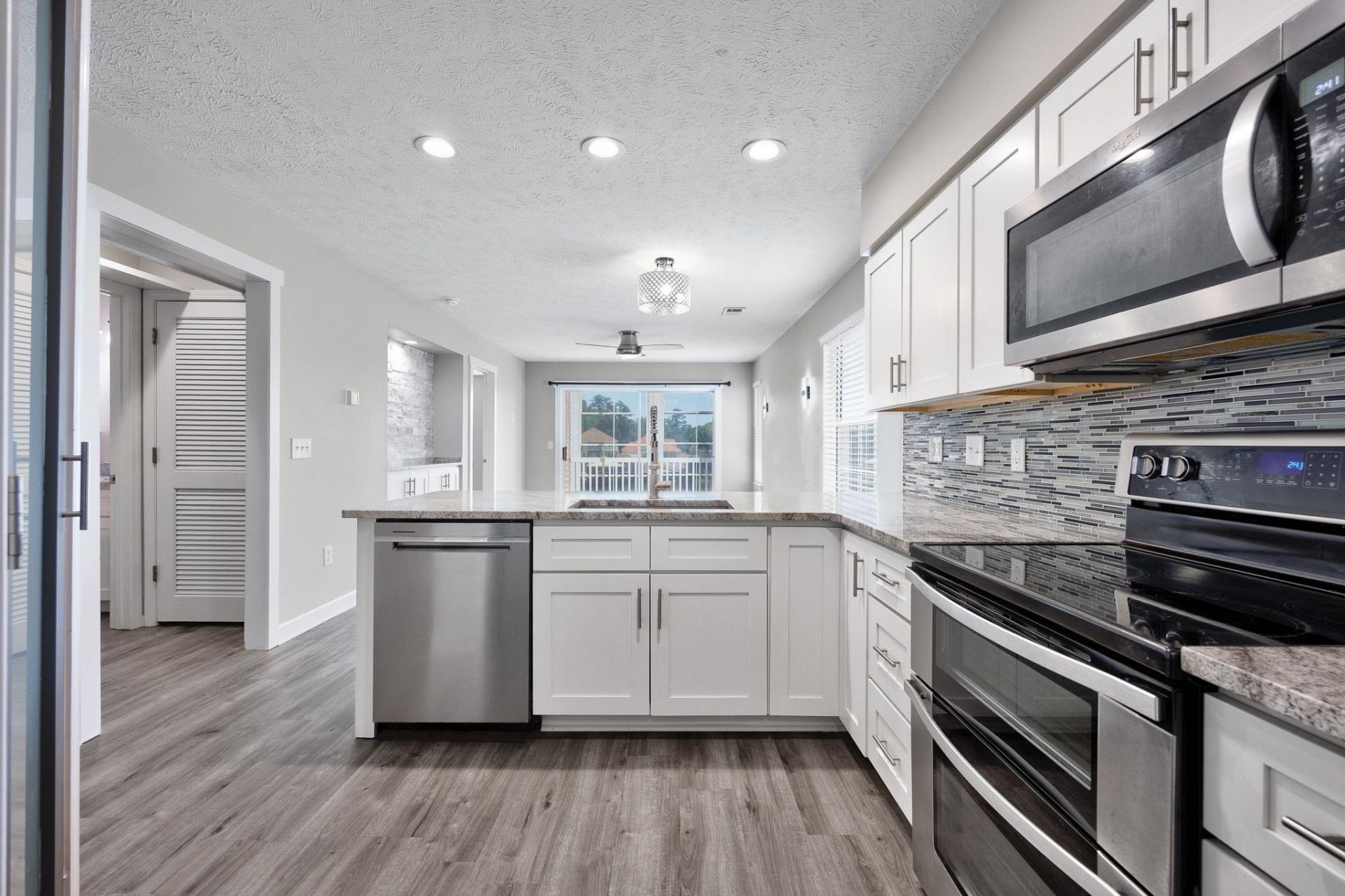 618 Waterway Village Blvd. Photo 13