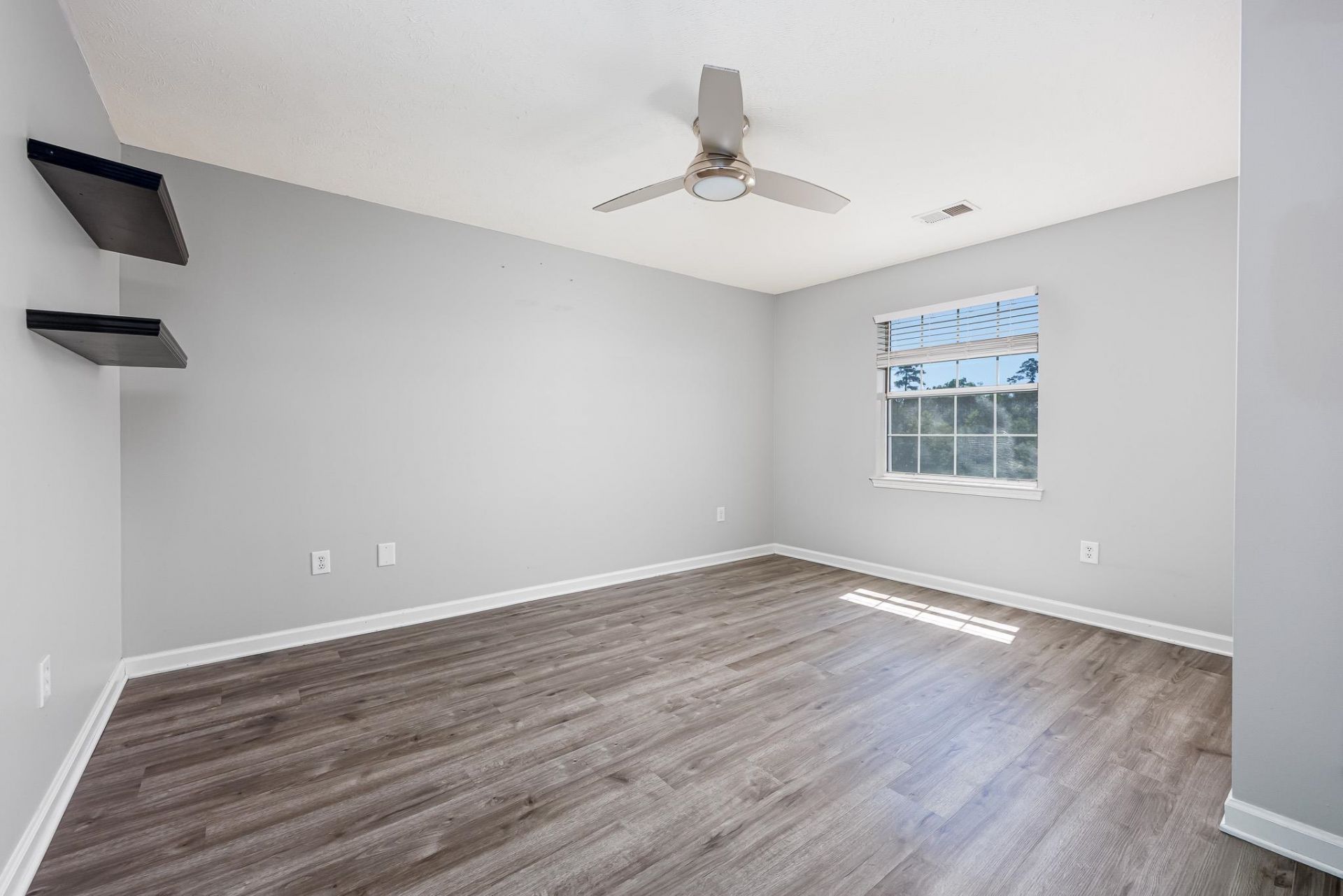 618 Waterway Village Blvd. Photo 20
