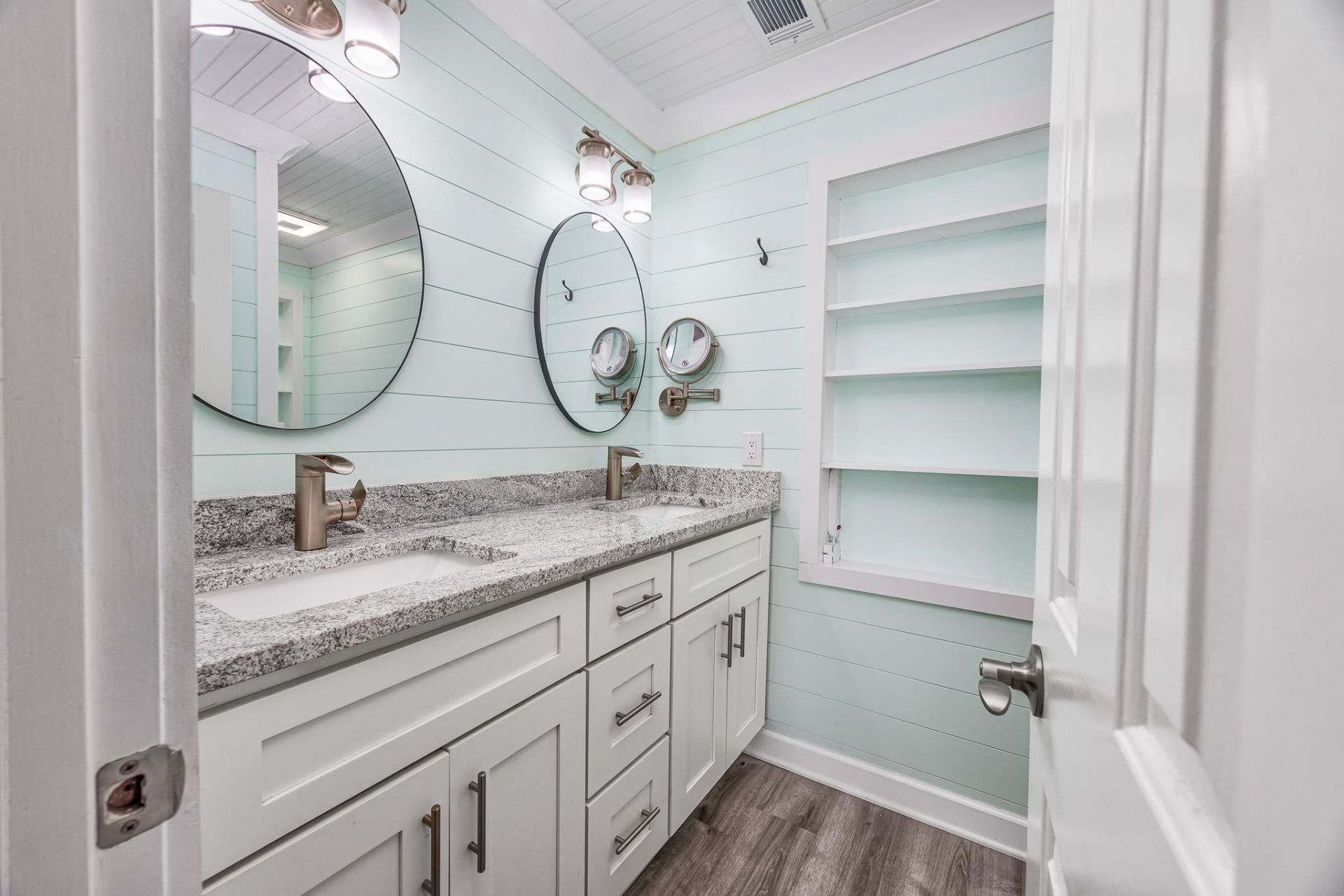 618 Waterway Village Blvd. Photo 23