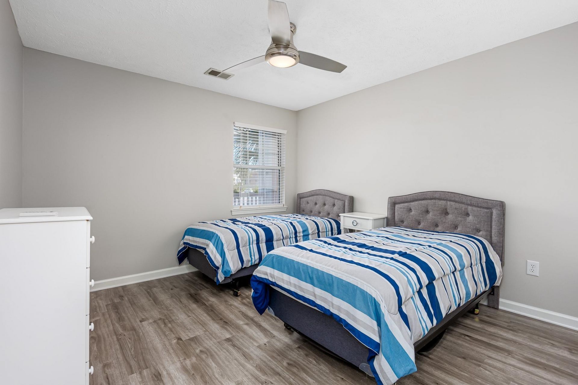618 Waterway Village Blvd. Photo 26