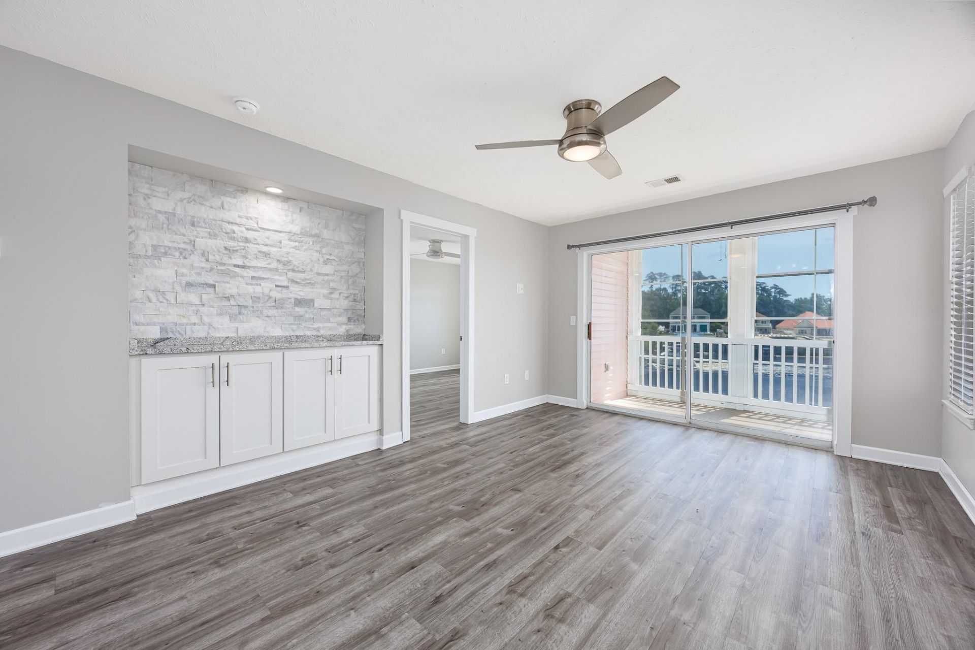618 Waterway Village Blvd. Photo 7