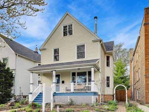 1811 Greenwood Street , Evanston, IL 60201