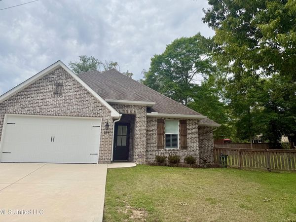 886 Maili Place, Diamondhead, MS 39525