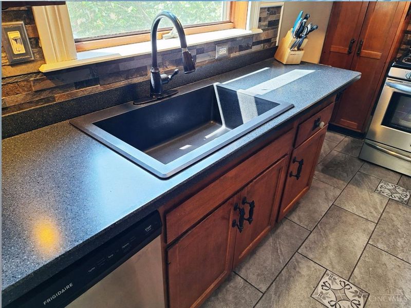 7027 Gracely Drive, Cincinnati, OH 45233 Photo 24