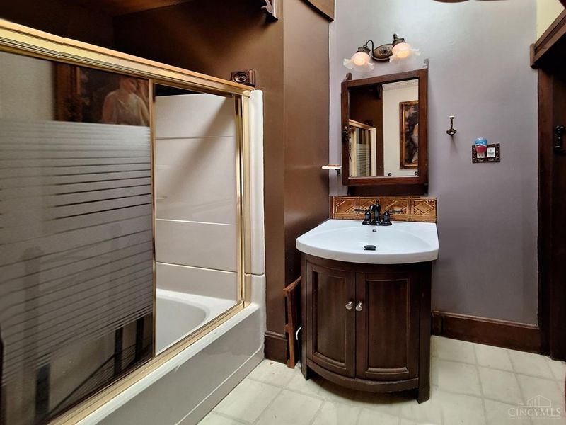 7027 Gracely Drive, Cincinnati, OH 45233 Photo 38