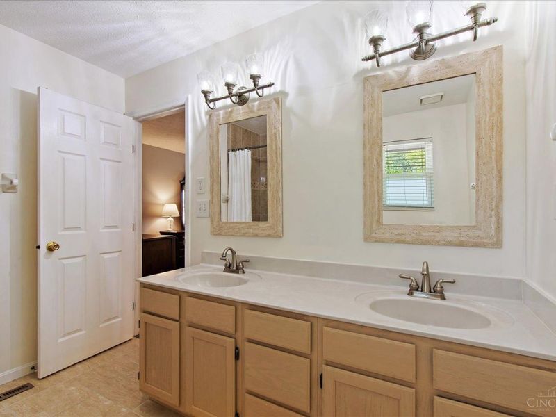 6702 Eldorado Dr, Liberty Township, OH 45044 Photo 14