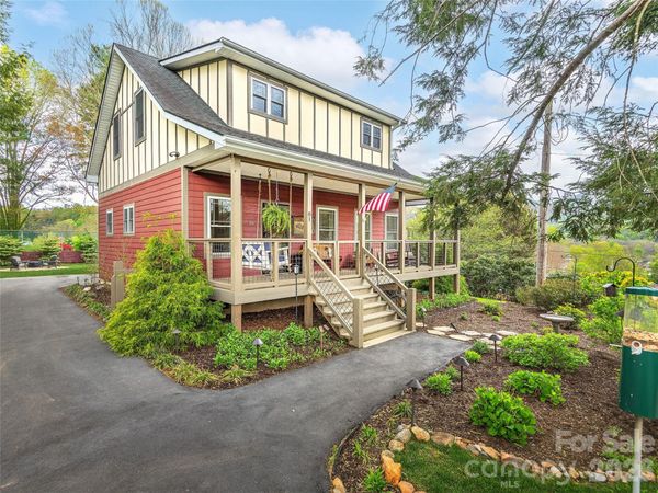 81 Boyd Avenue, Waynesville, NC 28786