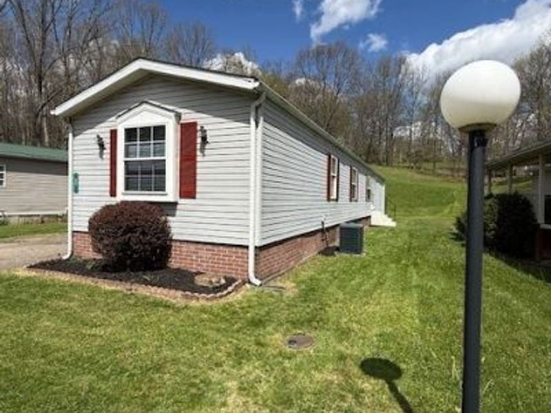 920 Creekside, Unit lot 47, Newcomerstown, OH 43832 Photo 1