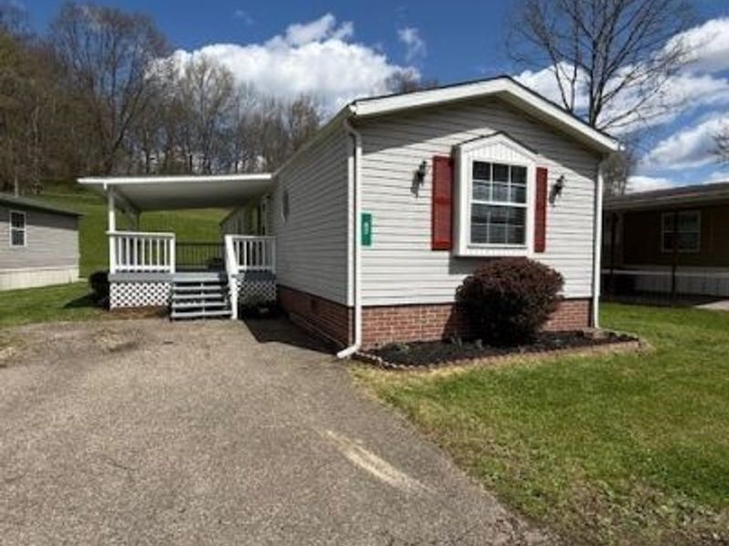 920 Creekside, Unit lot 47, Newcomerstown, OH 43832 Photo 2