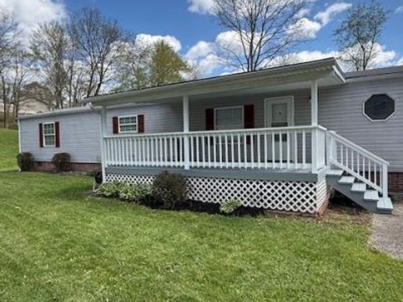 920 Creekside, Unit lot 47, Newcomerstown, OH 43832 Photo 6