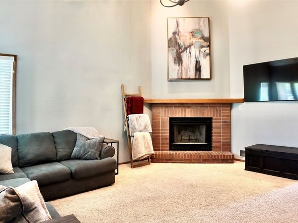 1116 59th Street , West Des Moines, IA 50266