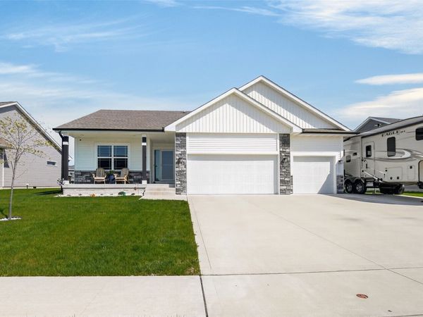 817 Mulberry Drive NW, Bondurant, IA 50035
