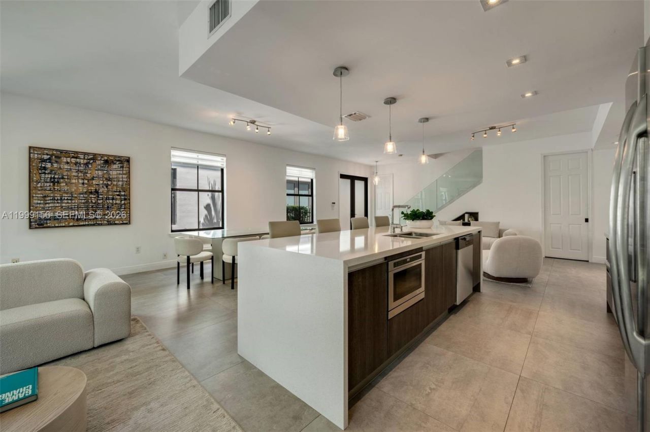 3067 Indiana Street, Miami, FL 33133 Photo